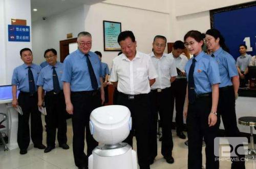 加速深化“智慧檢務”建設(shè)，機器人成主力軍!